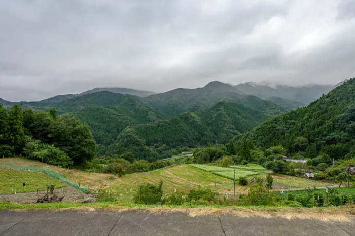 自然を感じ、古き良き暮らしを感じられる里山エリア