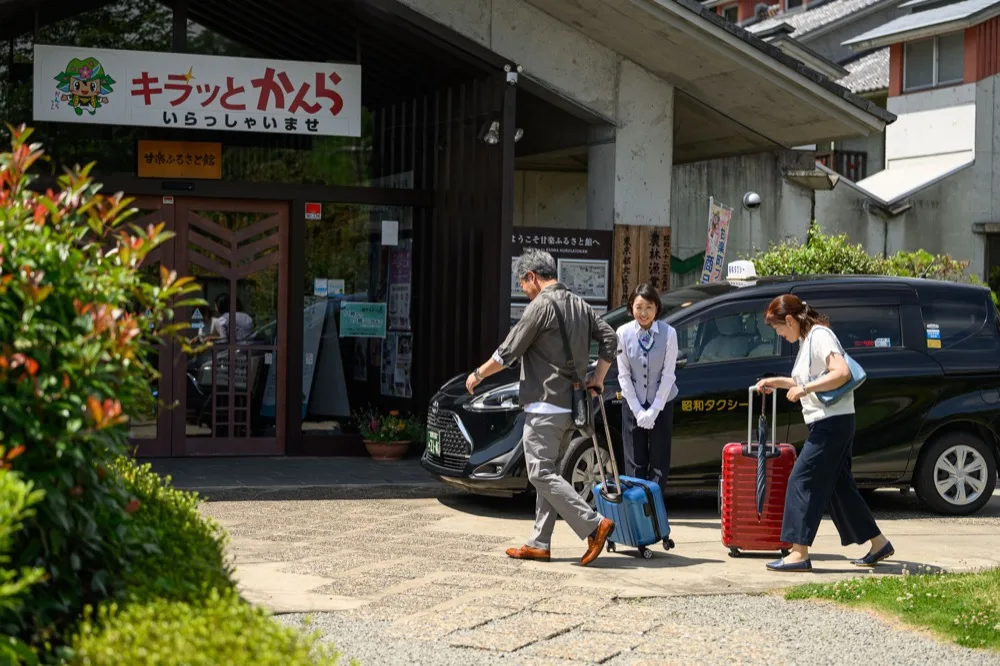 ご宿泊施設までお送り